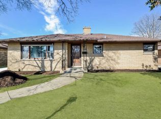 1424 Glenwood Ave, Waukegan, IL 60085