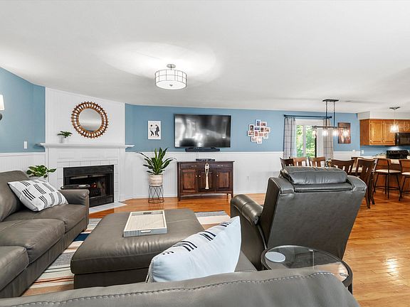 3rd image of 153 Coffin Road #22