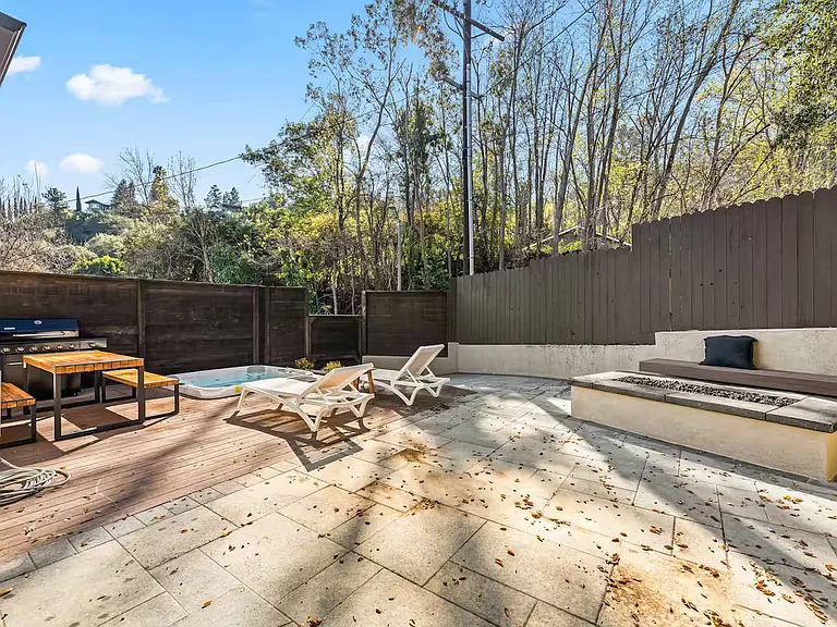 3795 Fredonia Dr — Photo 65