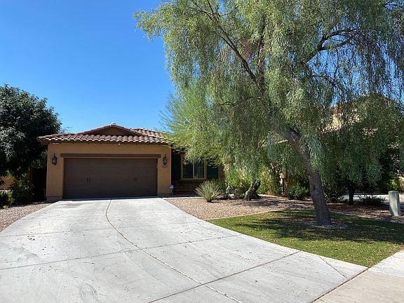 3rd image of 257 E Carob Dr