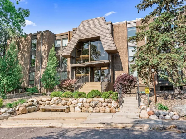 6075 Lincoln Dr APT 302, Edina, MN 55436