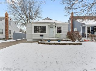 2212 Electric St, Wyandotte, MI 48192