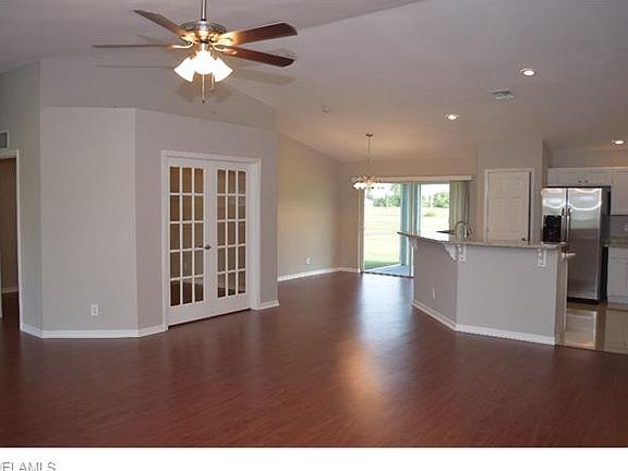 3rd image of 123 NW 15th Ter