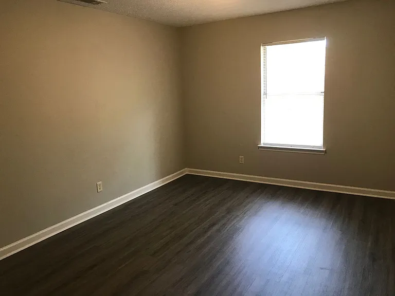 102 S Quail Xing — Photo 11