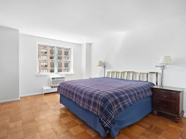 340 East 80th Street image 4 of 6