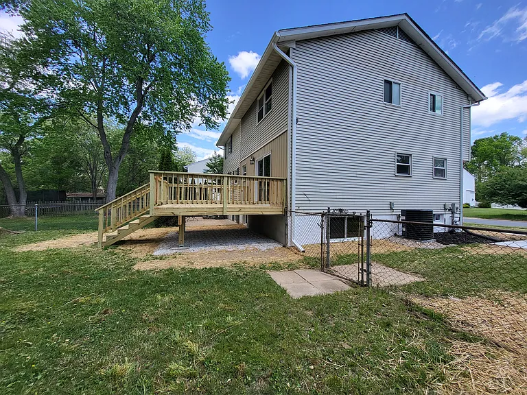 408 Laburnum Rd — Photo 12