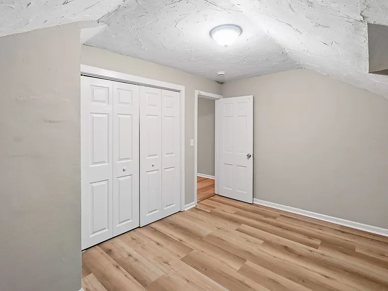 13 Oak St — Photo 10