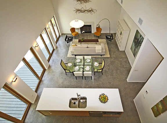2nd image of 8802 Eustis Ave