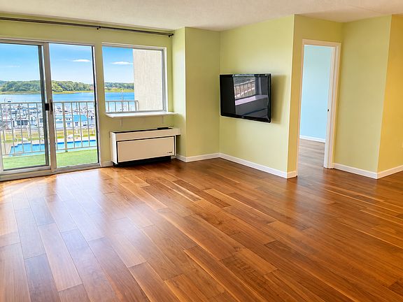 5th image of 200 Cove Way Unit 403