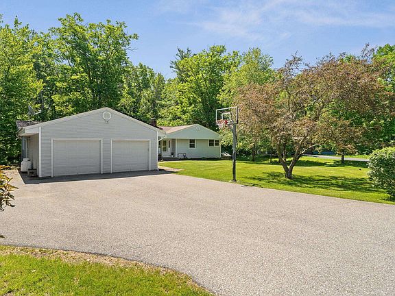 2nd image of 18 Valleyview Drive