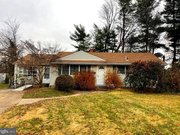 7 Laurie Ct, Hamilton, NJ 08690