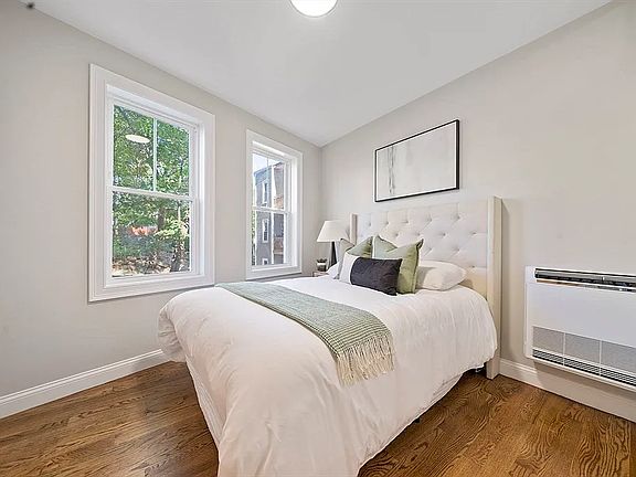 5th image of 52 Bellevue St #2