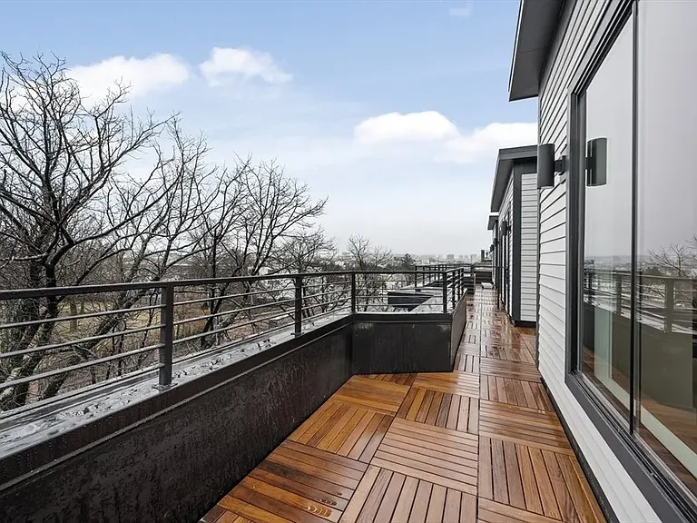 490 Bennington St #7 — Photo 15