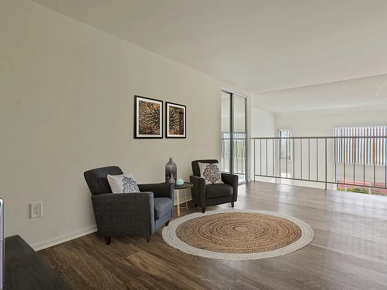 Park Overland Apartments — Photo 18