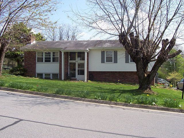 1st image of 408 Brookhill Dr