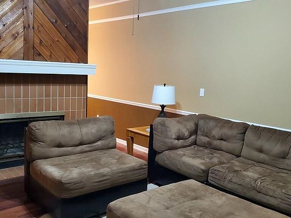 4th image of 4105 Villa Green Ct