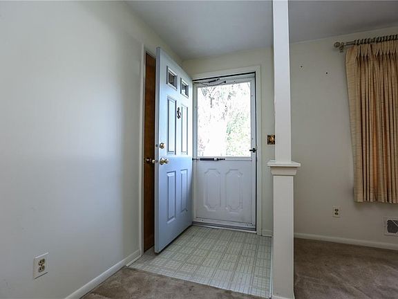 2nd image of 7 Briarwood Ln