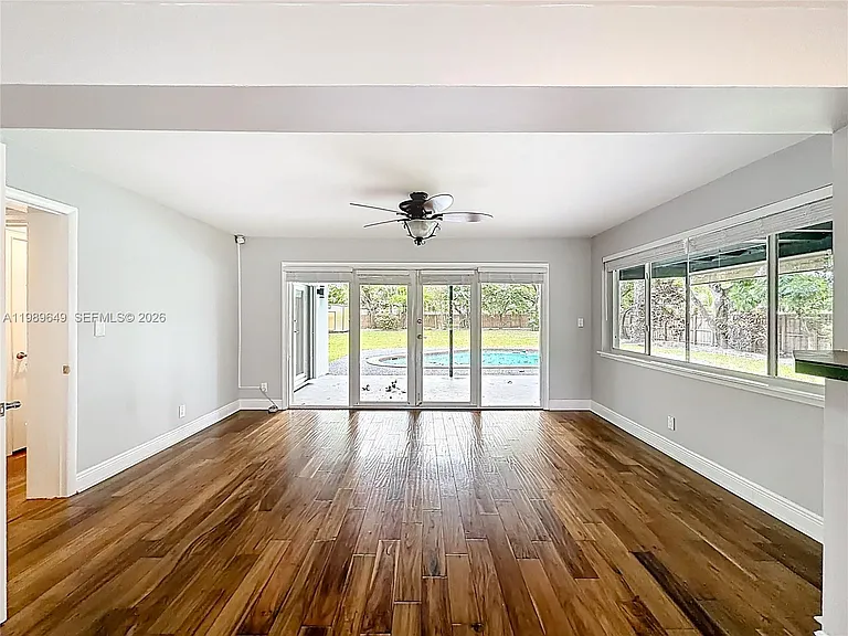 4330 SW 7th St — Photo 16