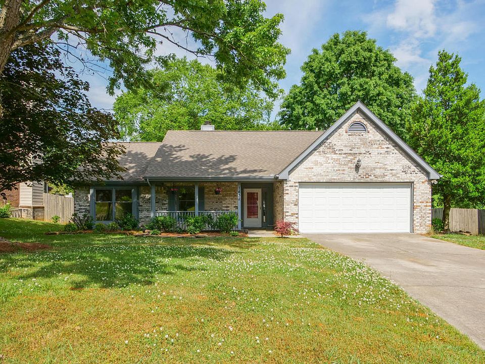 1st image of 1432 Clear Brook Dr