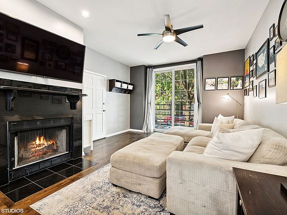 3rd image of 1637 W Beach Ave #1