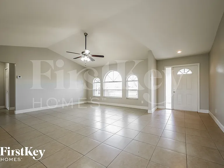 2225 Tropicana Pkwy W — Photo 3