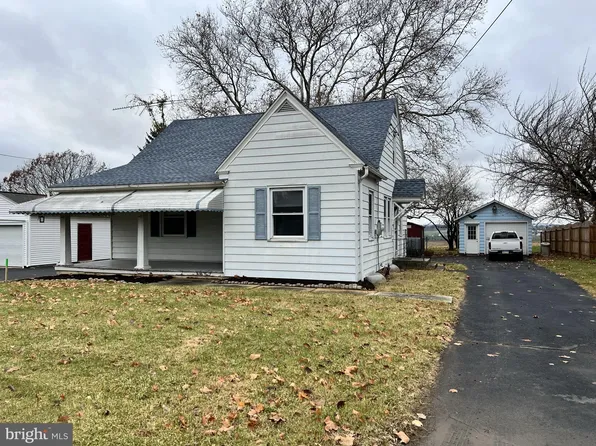 1657 Main St, East Earl, PA 17519