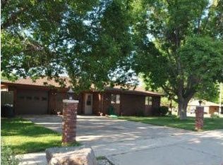 1000 W 14th St, Yankton, SD 57078