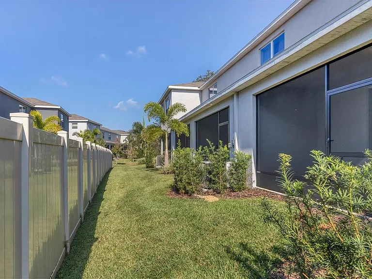 8657 Palmer Park Cir — Photo 35