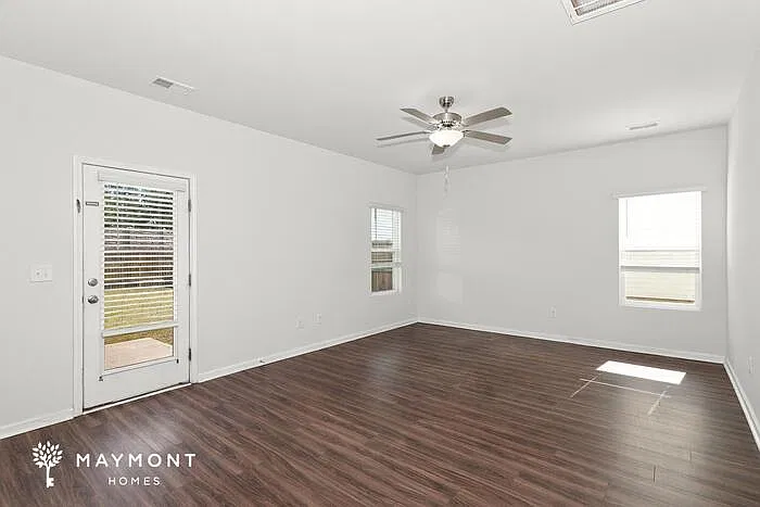 4 bed, 2.5 bath, 1785 sqft, $2,295 — Photo 4
