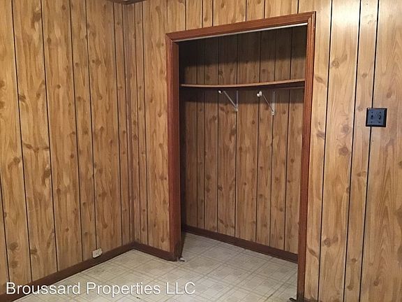 4th image of 328 Bradford Dr