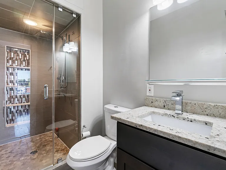2118 4th St NE #3 — Photo 10