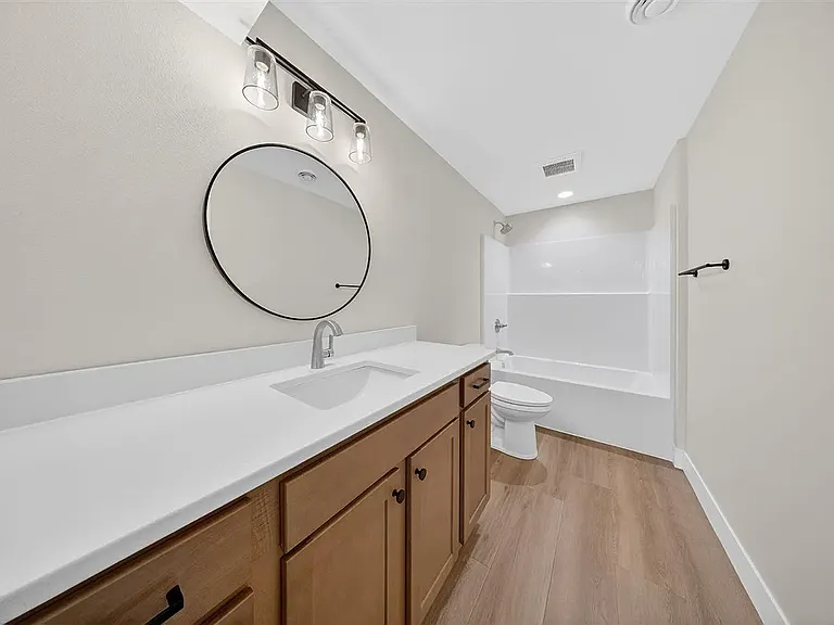 1275 Eisenhower Blvd — Photo 21