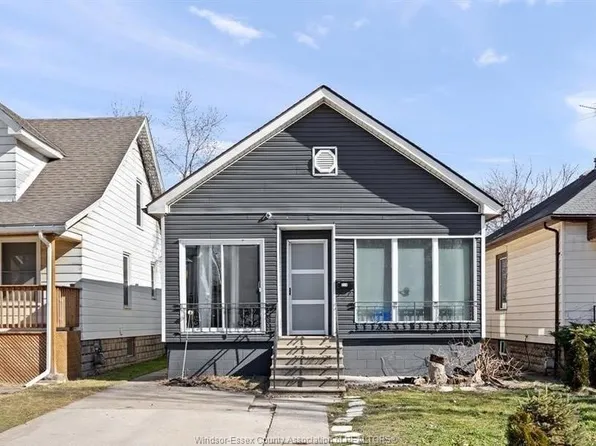 374 Rankin Ave, Windsor, ON N9B 2R7
