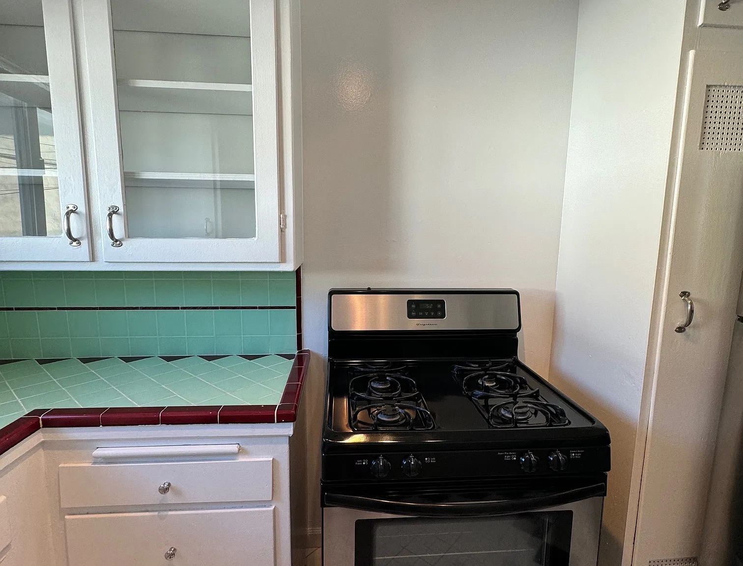 1 bed, $2,400 — Photo 3