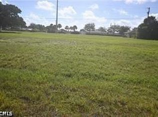 1937 SW Santa Barbara Pl, Cape Coral, FL 33991