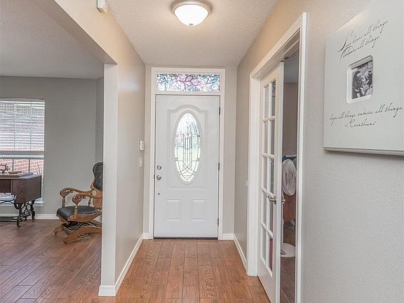 3rd image of 10761 Crosscut Dr
