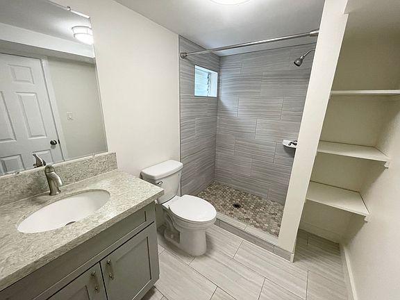 5th image of 2355 Orchid St