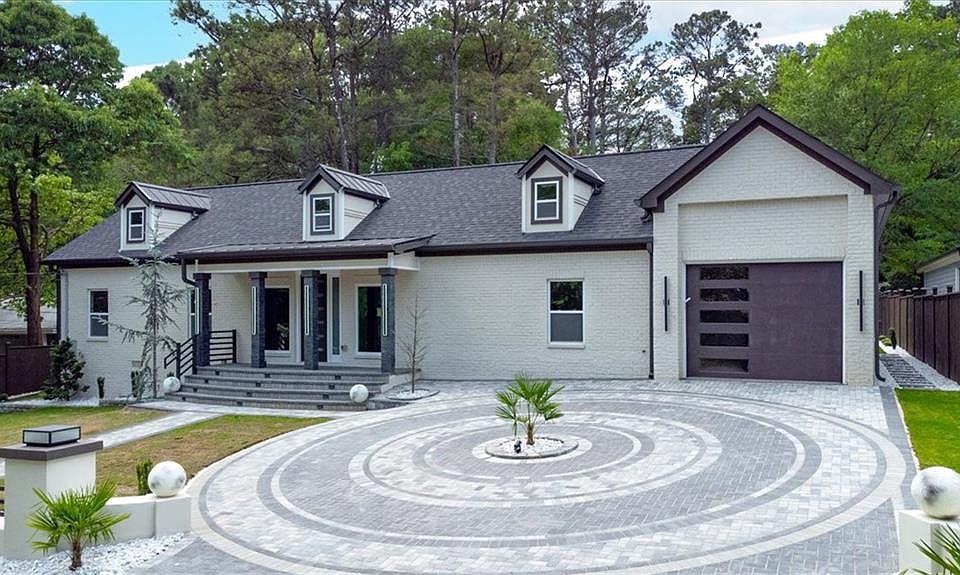 1st image of 105 Robinhood Dr