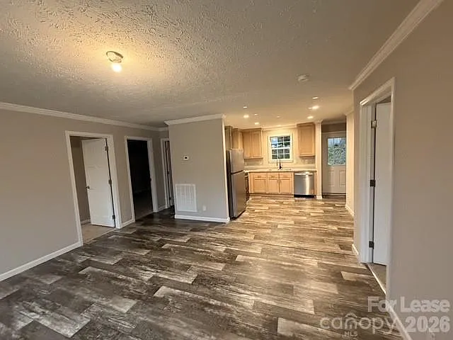 3 bed, 2.0 bath, $1,545 — Photo 4