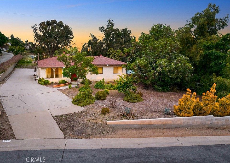 1st image of 556 Gartel Dr