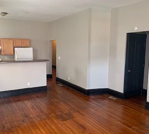 2nd image of 2249 Shenandoah Ave Floor 1