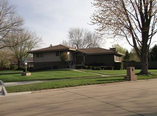 914 Harrington Dr, Champaign, IL
