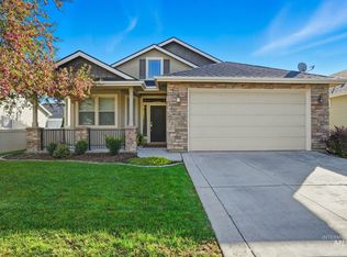 6192 N Saguaro Hills Ave, Meridian, ID 83646