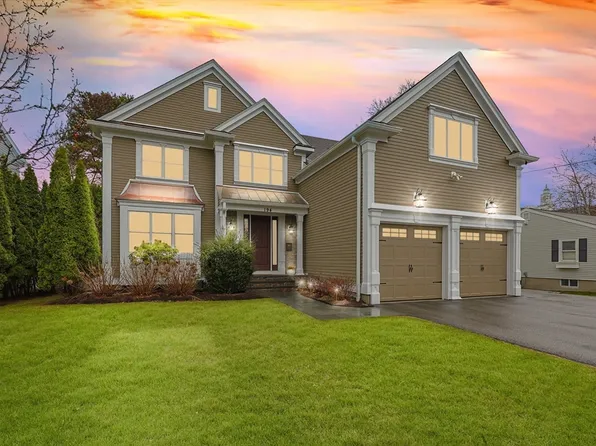 194 Lindbergh Ave, Needham Heights, MA 02494