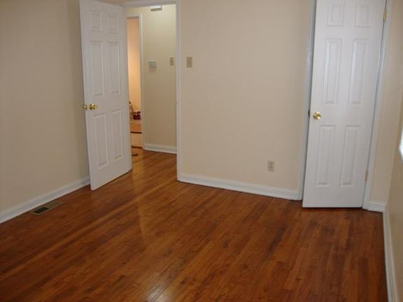 4th image of 8357 Archer Ave