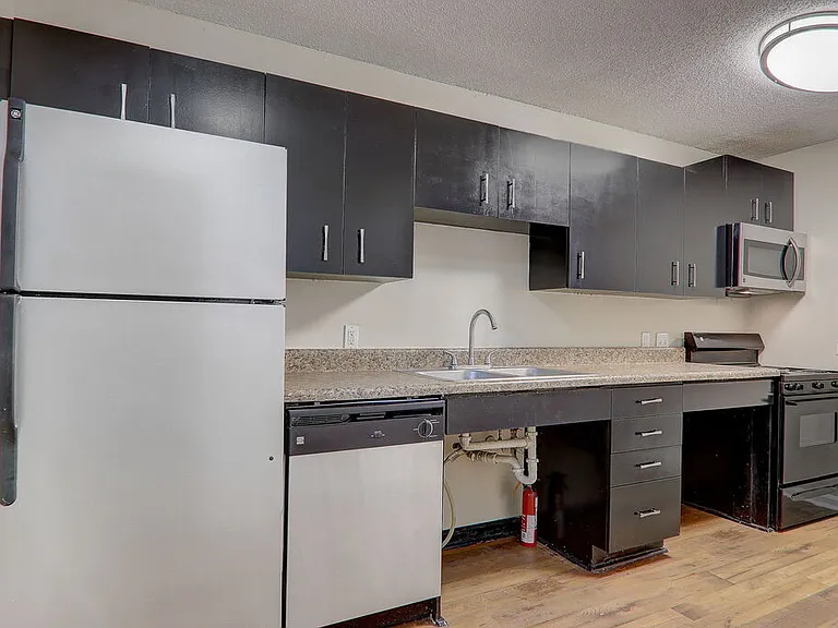 The Grove Apartments — Photo 17