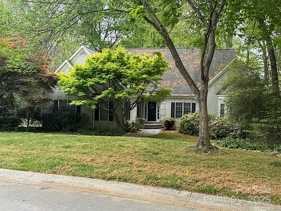 2nd image of 3011 Lakewood Edge Dr