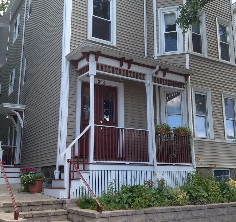 398 Centre St #3