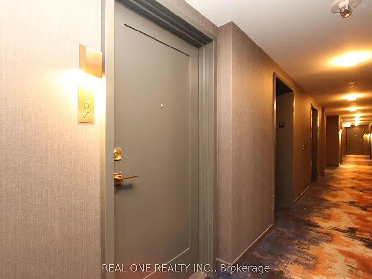 50 Charles St E #1807 — Photo 7