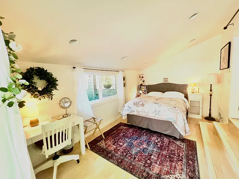7075 NE Bay Hill Rd — Photo 31
